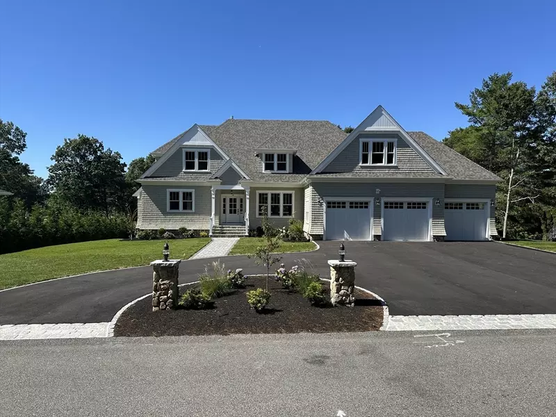 18 Pleasant Park Dr, Mashpee, MA 02649
