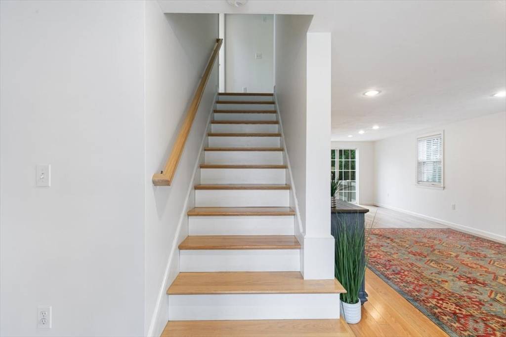 Milford, MA 01757,61 Grove St