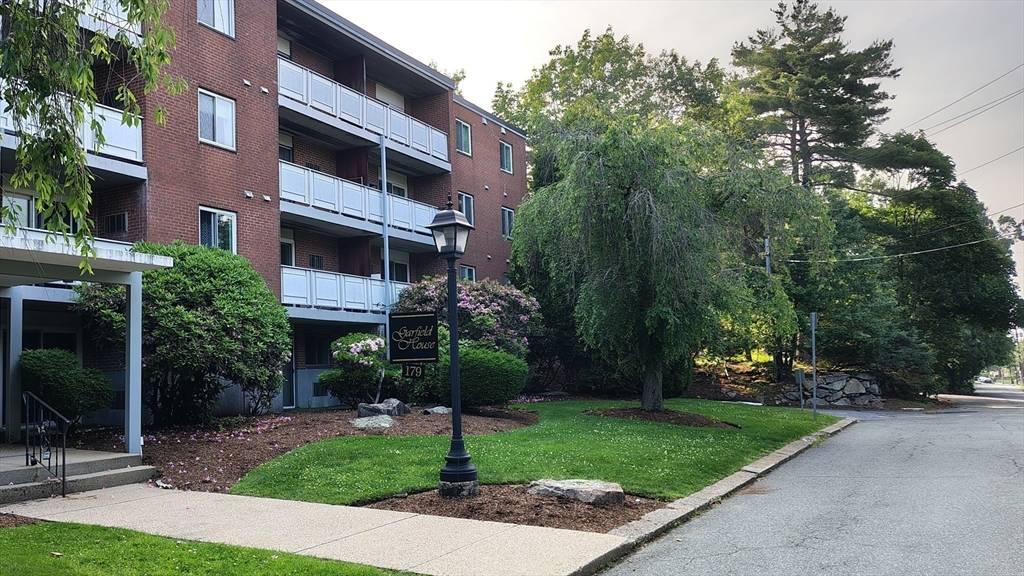 Quincy, MA 02169,179 Presidents Ln #2M