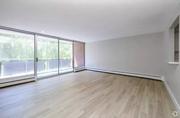 Stoneham, MA 02180,1 Stonehill #3J