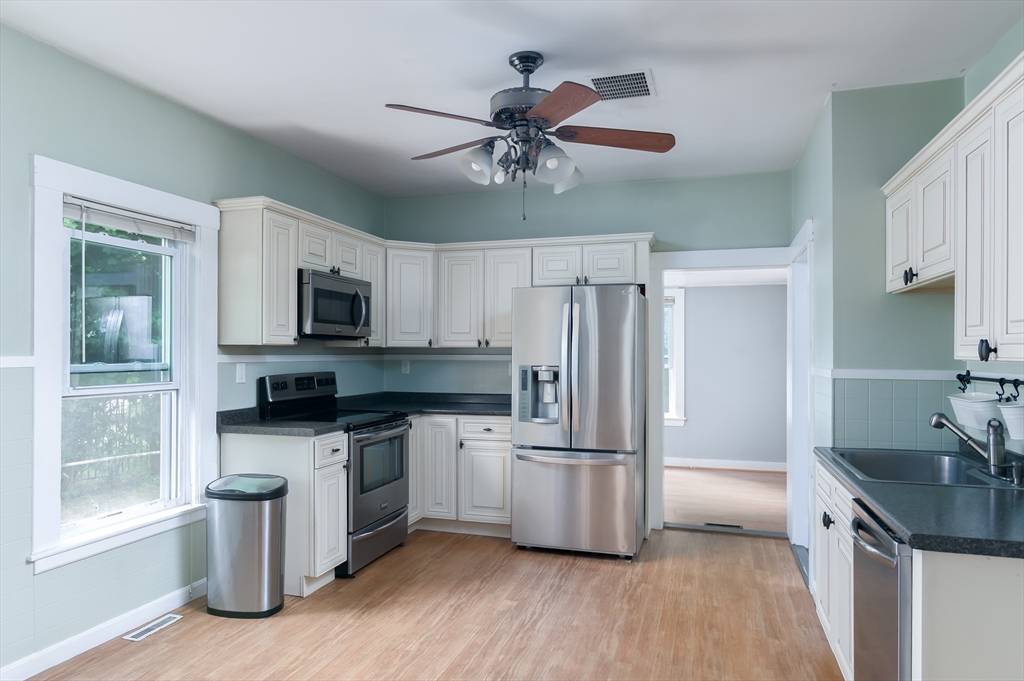 Clinton, MA 01510,4 Worcester St