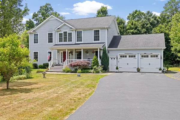 15 Quonahassit Trl, Cohasset, MA 02025