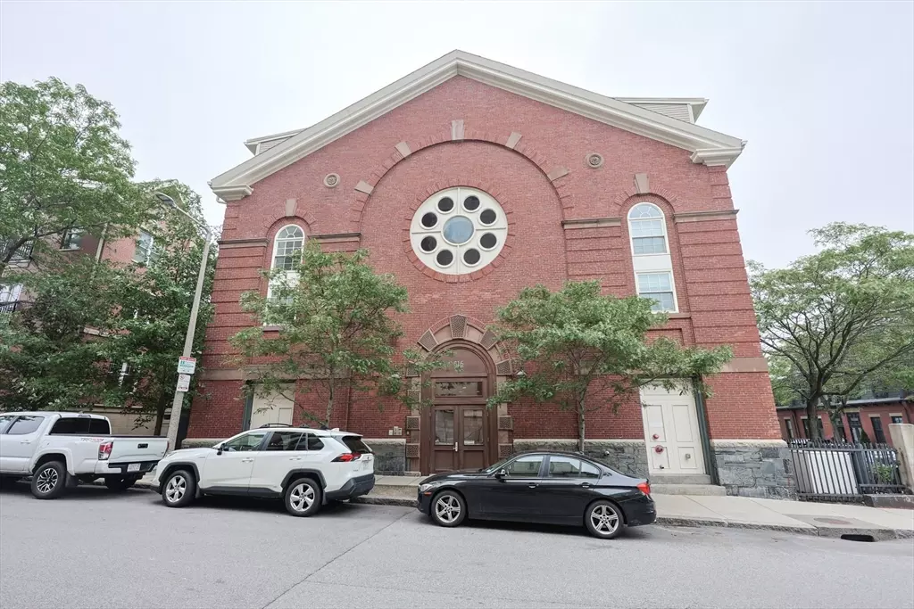 Boston, MA 02127,616 E 4th St #204