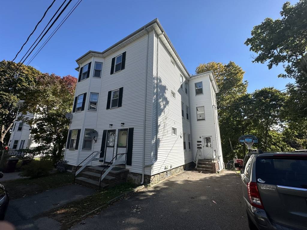 Middleboro, MA 02346,3 Shaw Ave #1