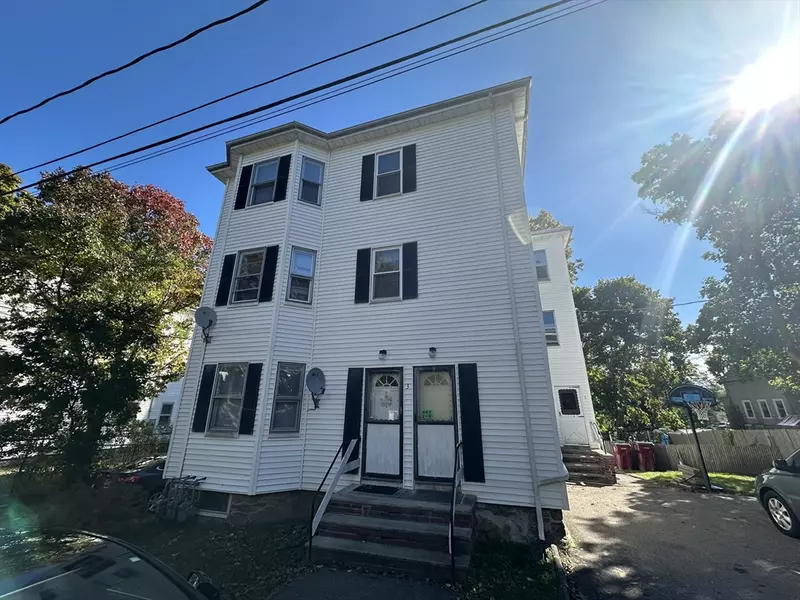 3 Shaw Ave #1, Middleboro, MA 02346