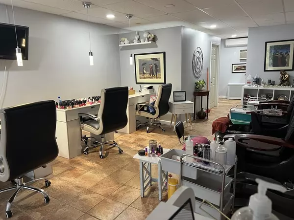 Sudbury, MA 01776,320 Boston Post Road #A