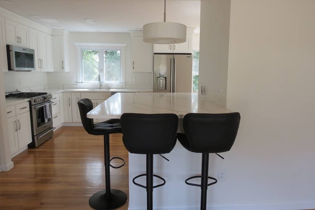 Newburyport, MA 01950,123 Low St #123