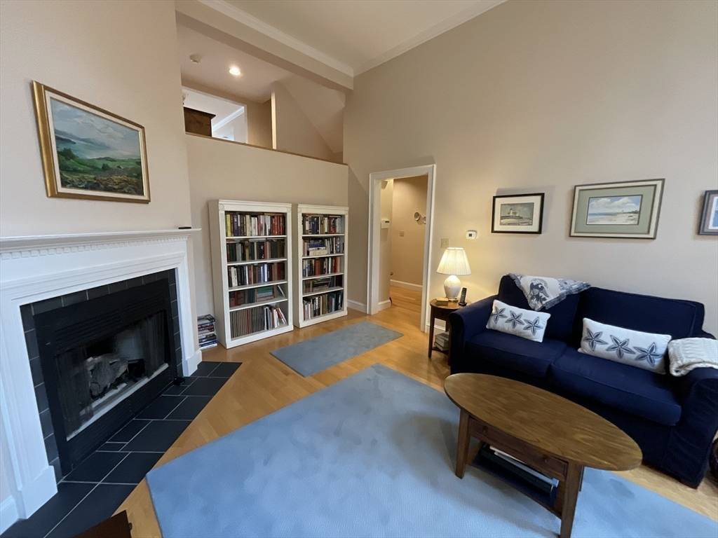 Newburyport, MA 01950,3 Munroe St. #3