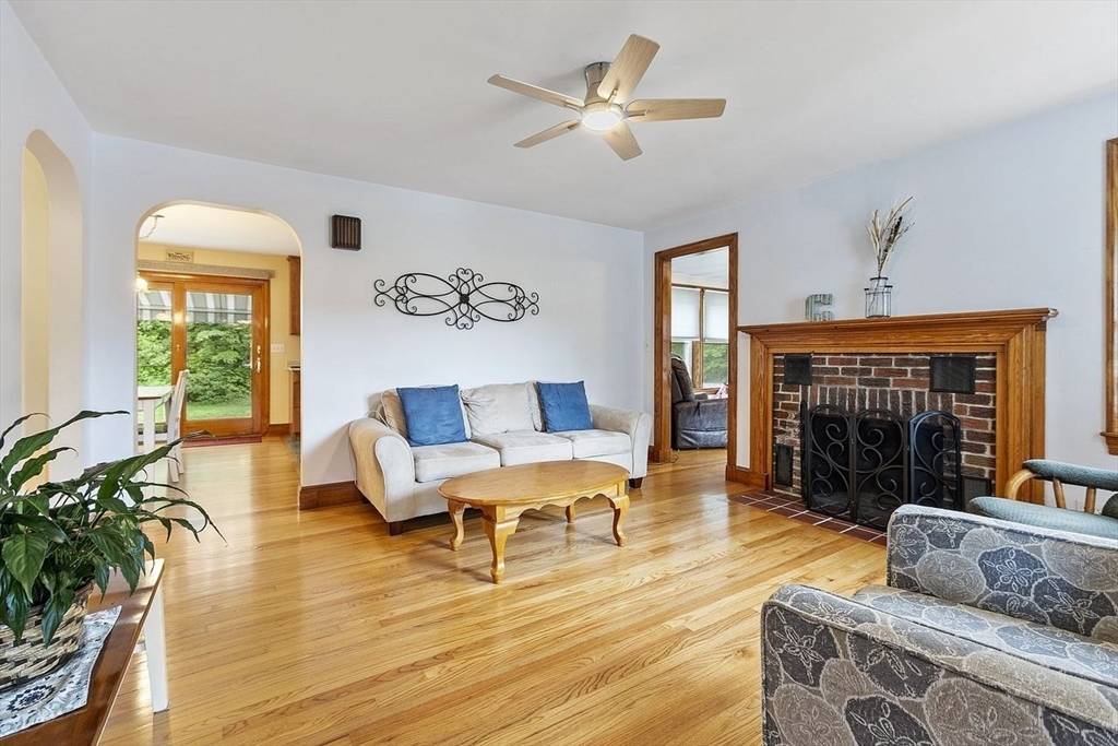Littleton, MA 01460,573 King