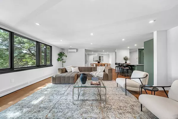 Newton, MA 02460,935 Washington St #8