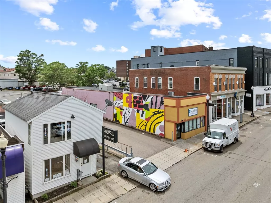 Fall River, MA 02721,348 S Main St