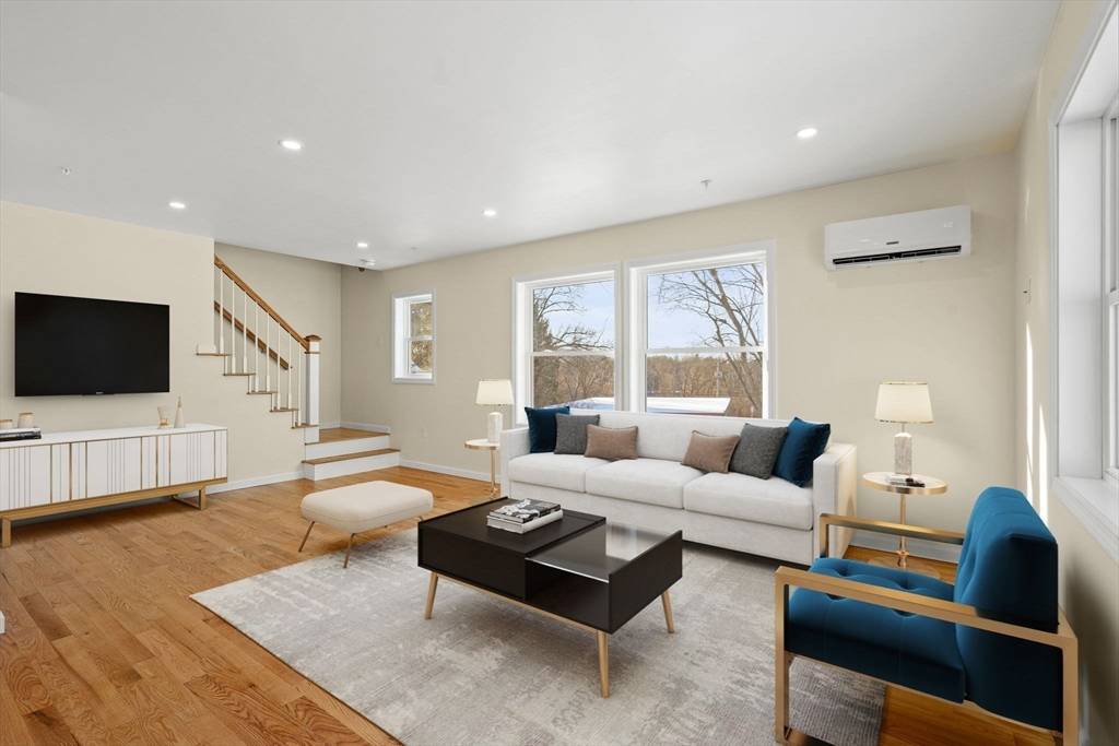 Haverhill, MA 01832,10 Newburg Street #10