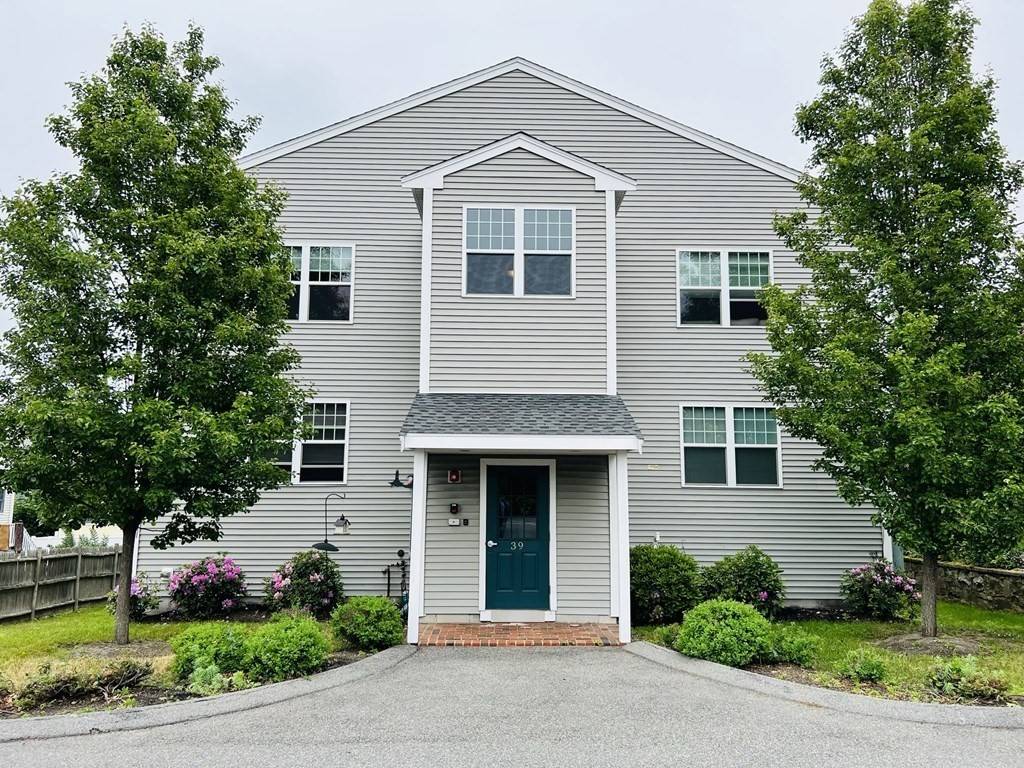 39 Athens St #3, Weymouth, MA 02191