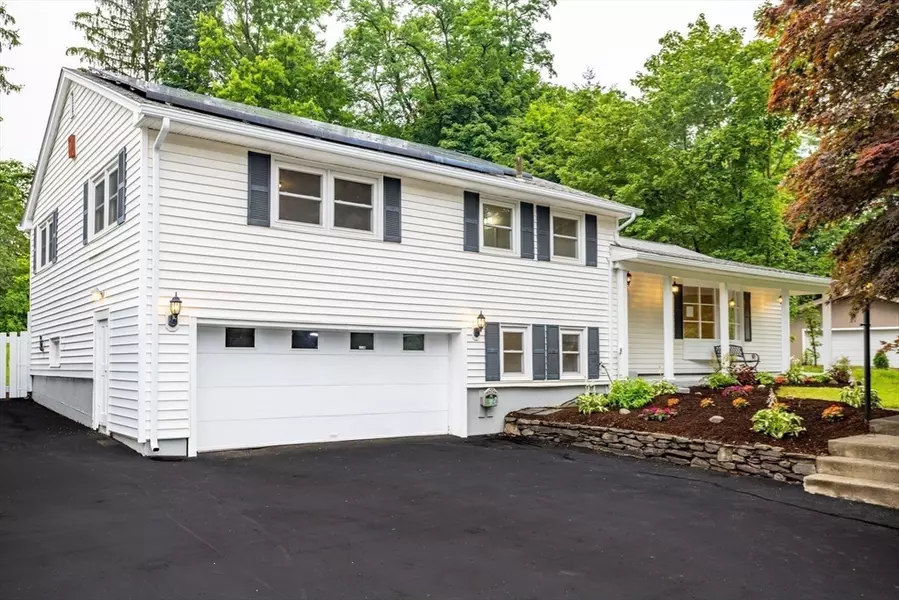 477 Salisbury St, Worcester, MA 01609