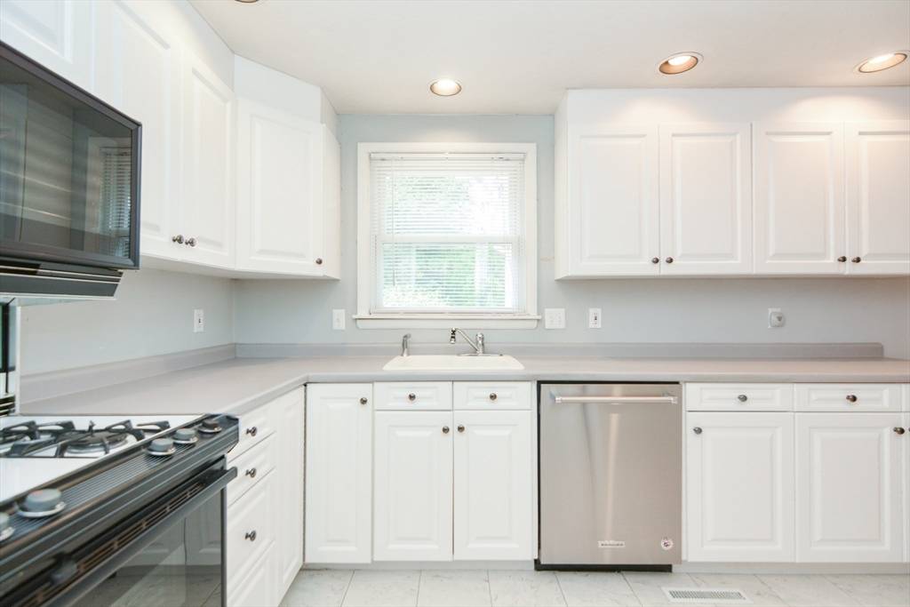Framingham, MA 01701,12 Lanewood Avenue