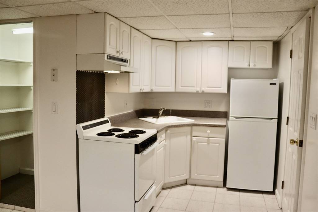 Swampscott, MA 01907,20 Tidd Street #2