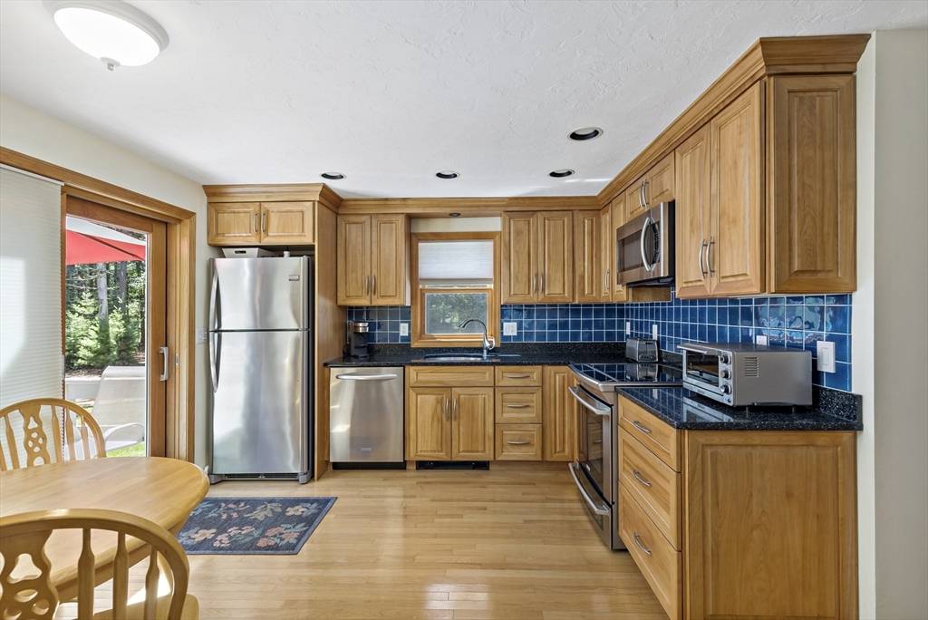 Plymouth, MA 02360,47 Bourne Rd