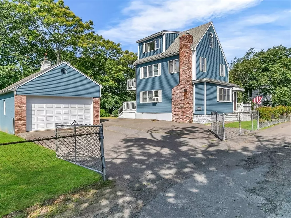 Saugus, MA 01906,17 Elaine Ave