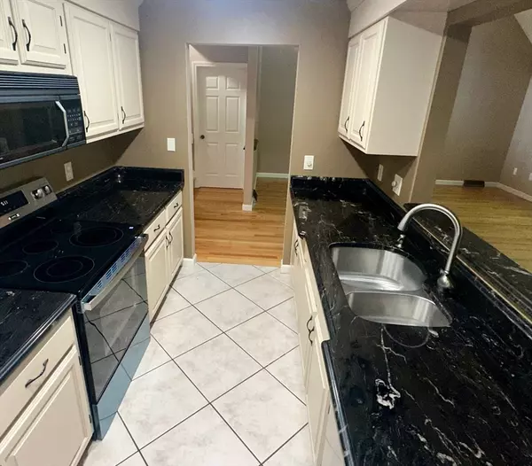 Wilbraham, MA 01095,2205 Boston Rd #M125