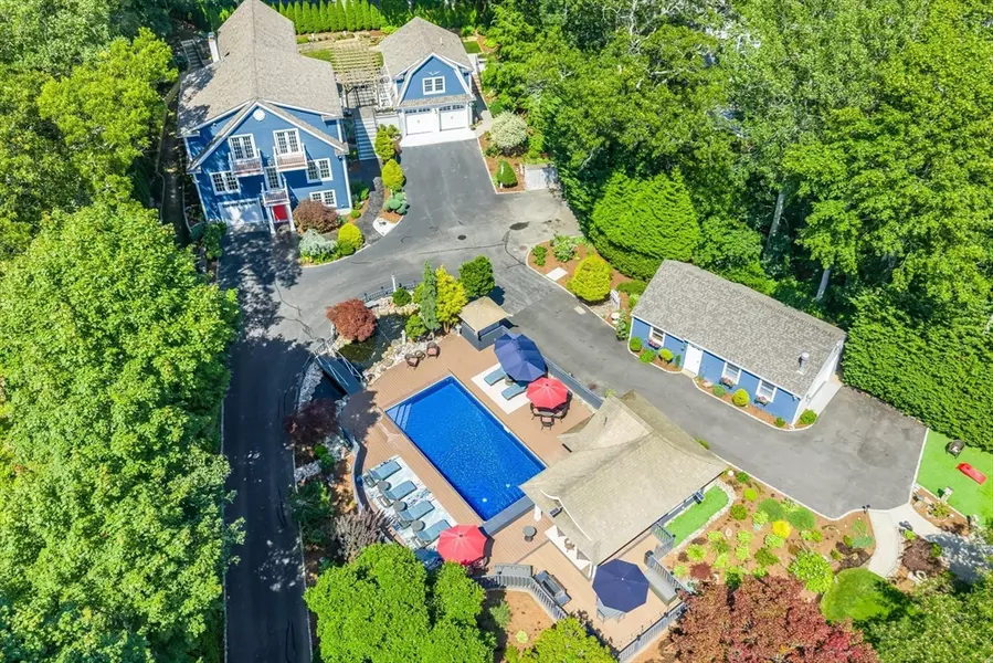72 River Rd, Barnstable, MA 02648