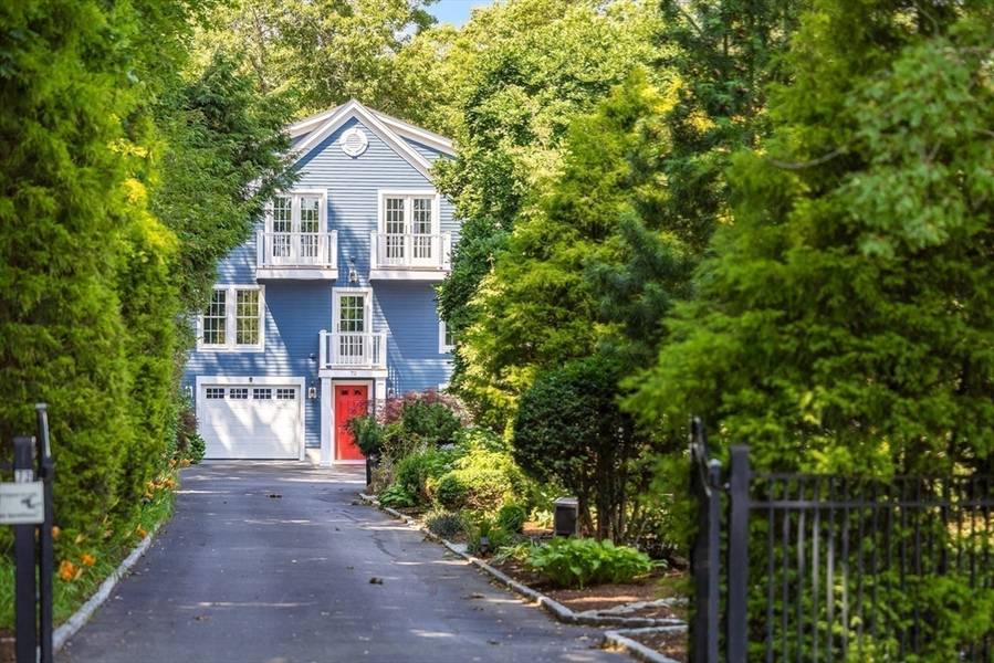 72 River Rd, Barnstable, MA 02648