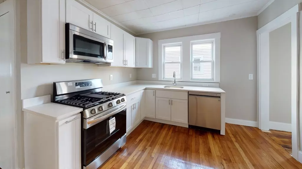 280 Mcgrath Highway #3, Somerville, MA 02145