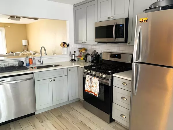 Boston, MA 02127,213 West 6th St. #213