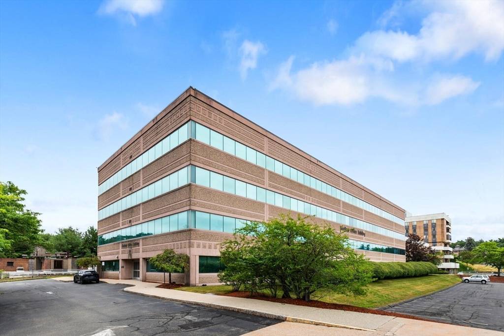 3 Woodland Rd #421, Stoneham, MA 02180