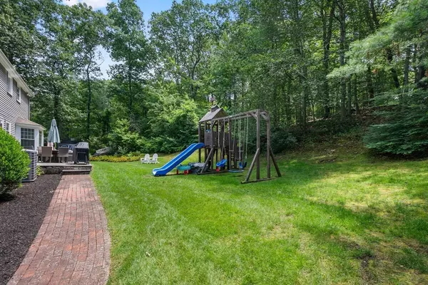 26 Cedar Hill Rd, Dover, MA 02030