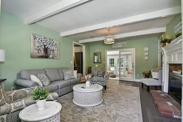 Raynham, MA 02767,72 Hickory Drive North