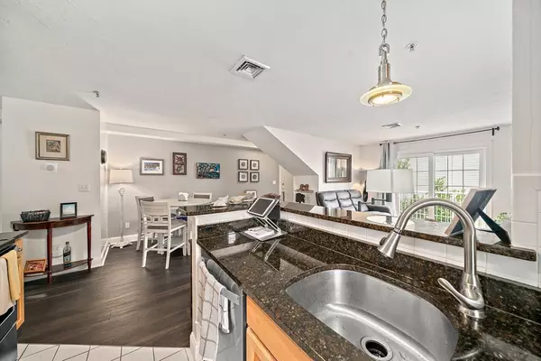 Canton, MA 02021,24 Wall St #E