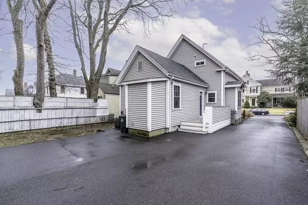 Franklin, MA 02038,76 Dean Ave