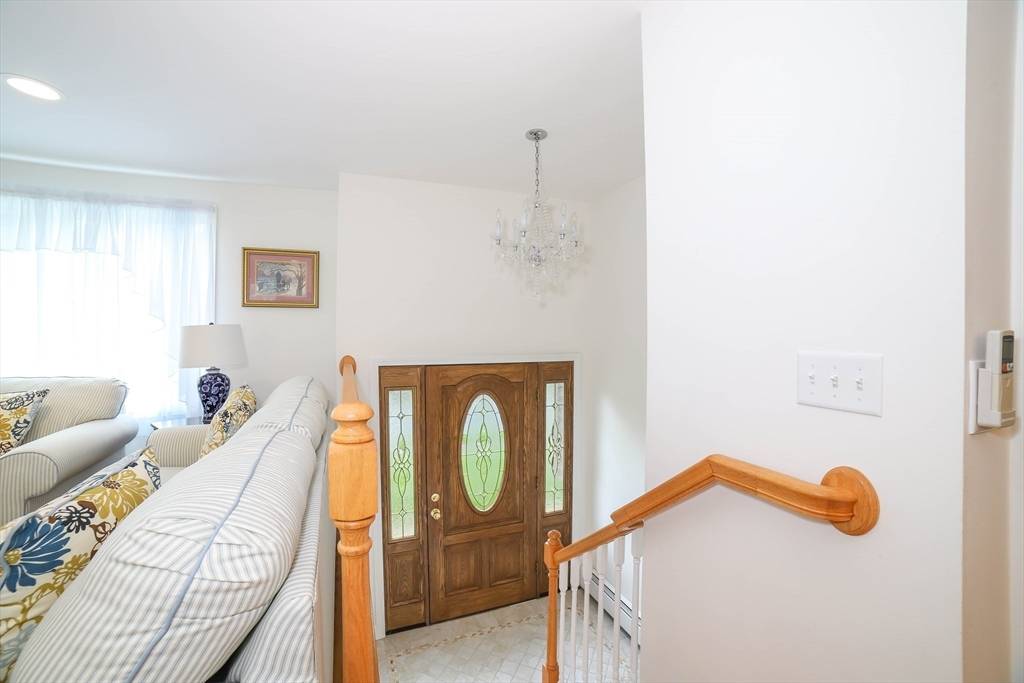 Shrewsbury, MA 01545,33 Ladyslipper Dr