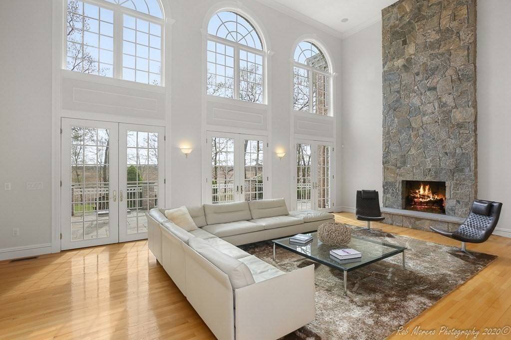Lynnfield, MA 01940,11 Elizabeth Way
