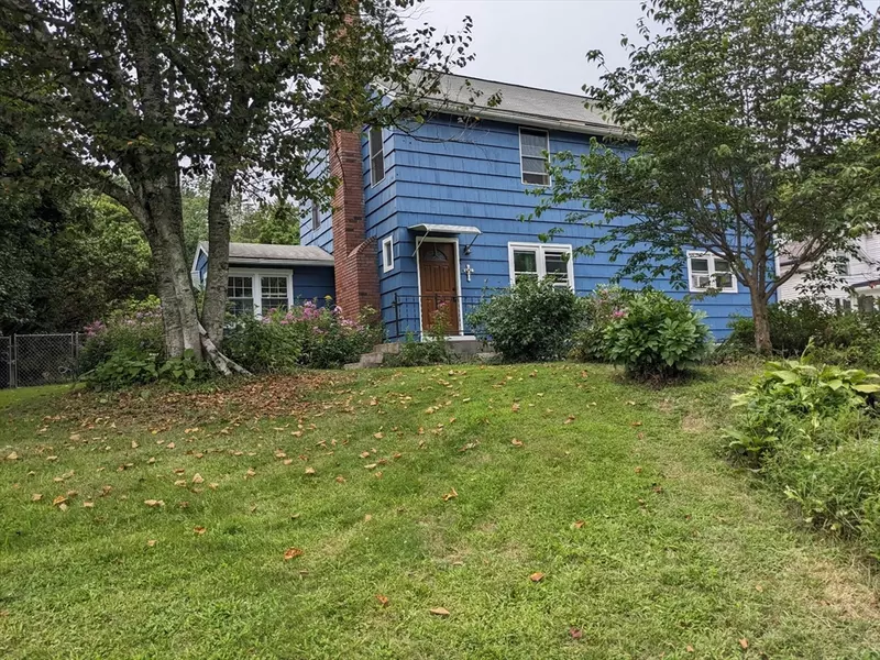 17 Elm St, Monson, MA 01057