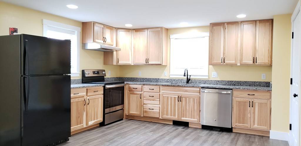 51 Moore Rd #1, New Braintree, MA 01531