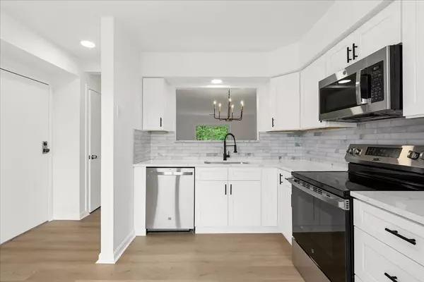 Worcester, MA 01606,330 Sunderland Rd #48