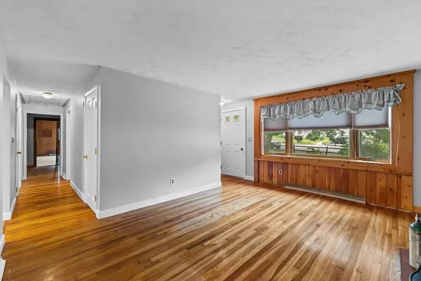 Bellingham, MA 02019,17 Marion Road