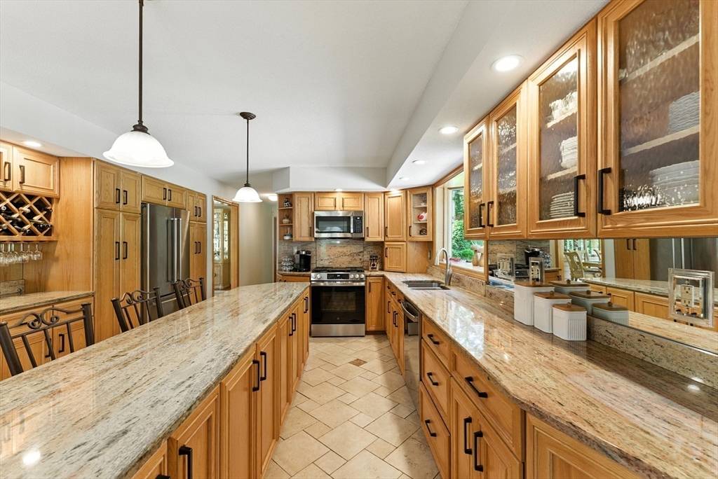 Ludlow, MA 01056,75 Southwood Dr