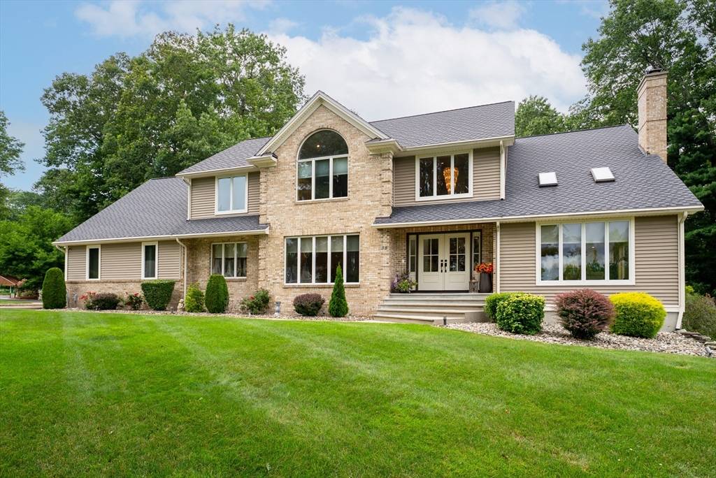75 Southwood Dr, Ludlow, MA 01056
