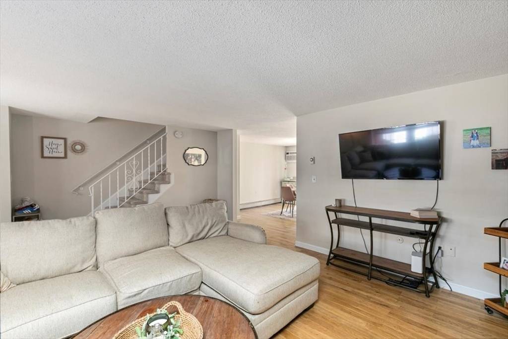 Londonderry, NH 03053,114 Fieldstone Dr #114