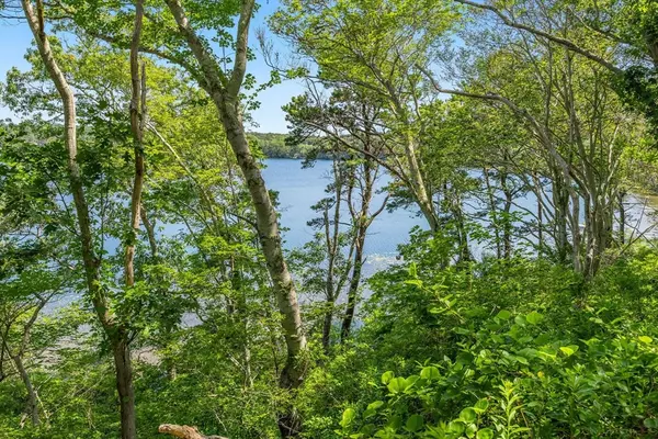 Wellfleet, MA 02667,17 Gull Haven Lane