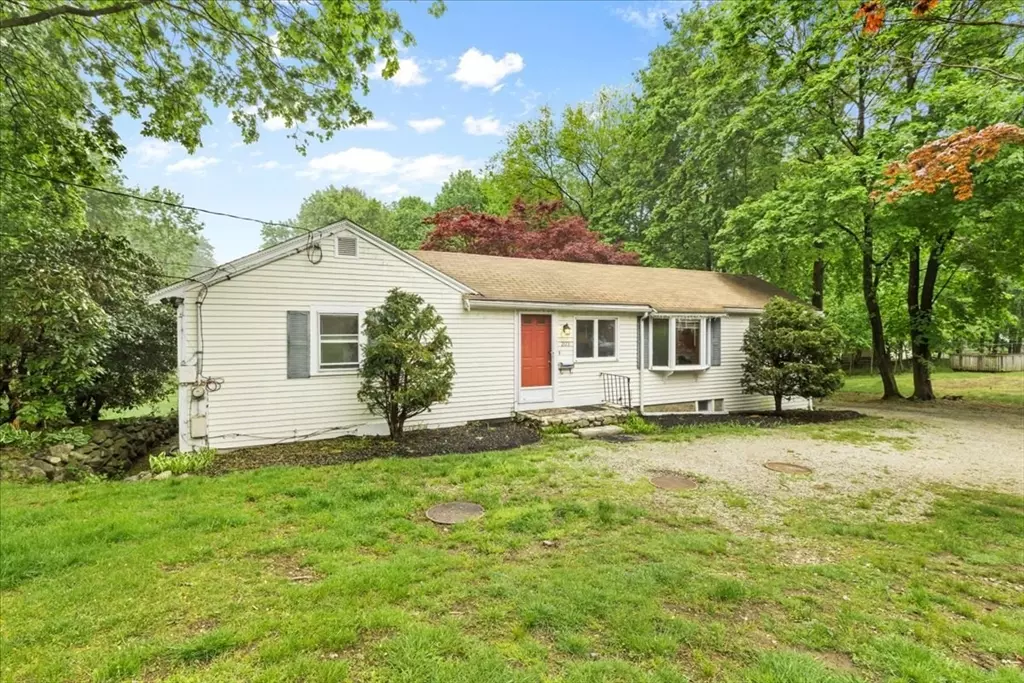 Hingham, MA 02043,203 High St #203