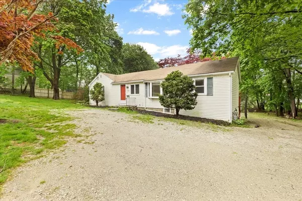 Hingham, MA 02043,203 High St #203