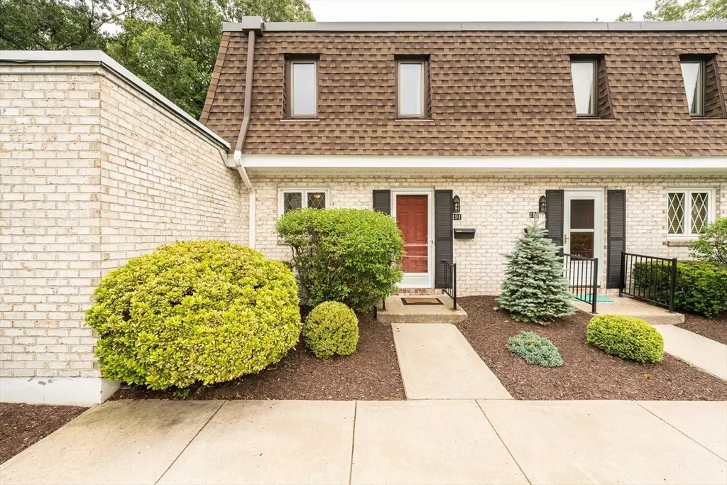 Springfield, MA 01106,191 Porter Lake Drive #191