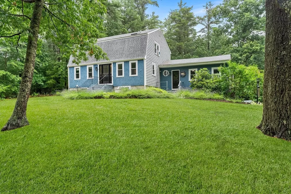 Duxbury, MA 02332,6 Old North St