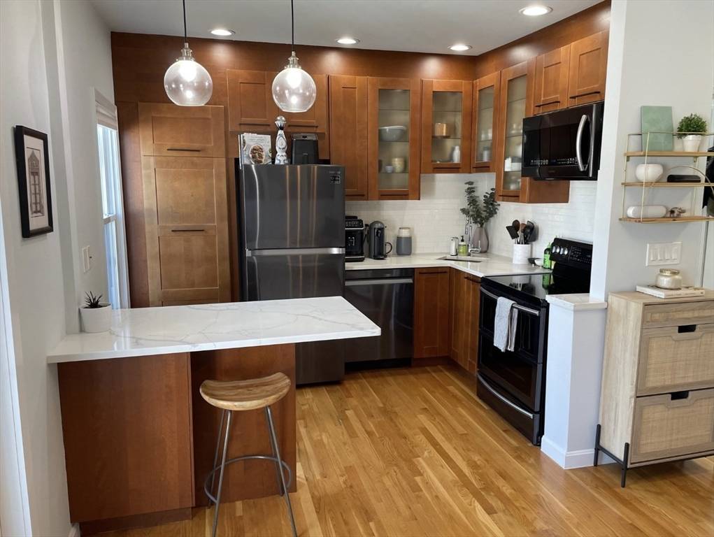 258 Everett #3, Boston, MA 02128