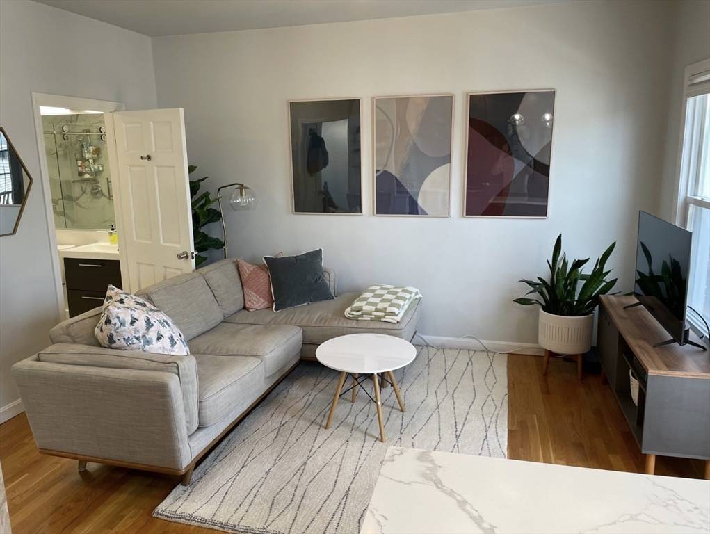Boston, MA 02128,258 Everett #3