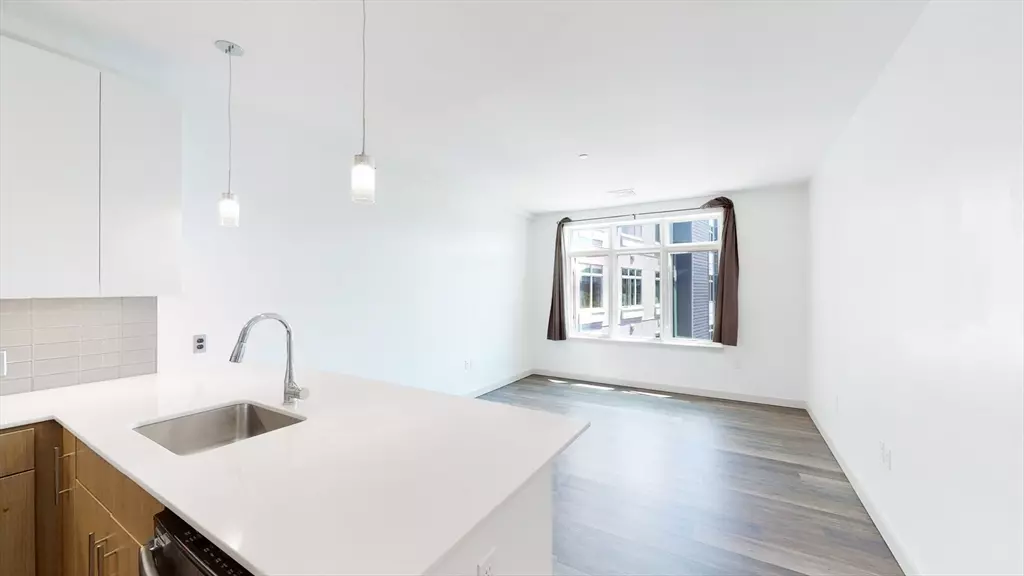 180 Telford St #412, Boston, MA 02135
