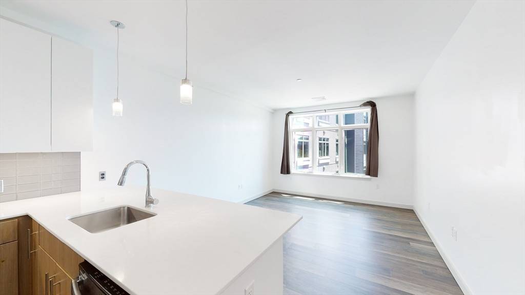 180 Telford St #412, Boston, MA 02135